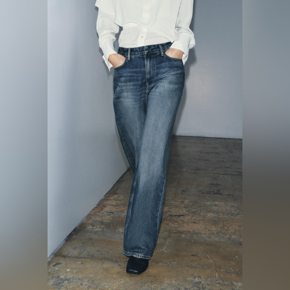 Zara Women's Baggy Straight Leg Blue Jeans